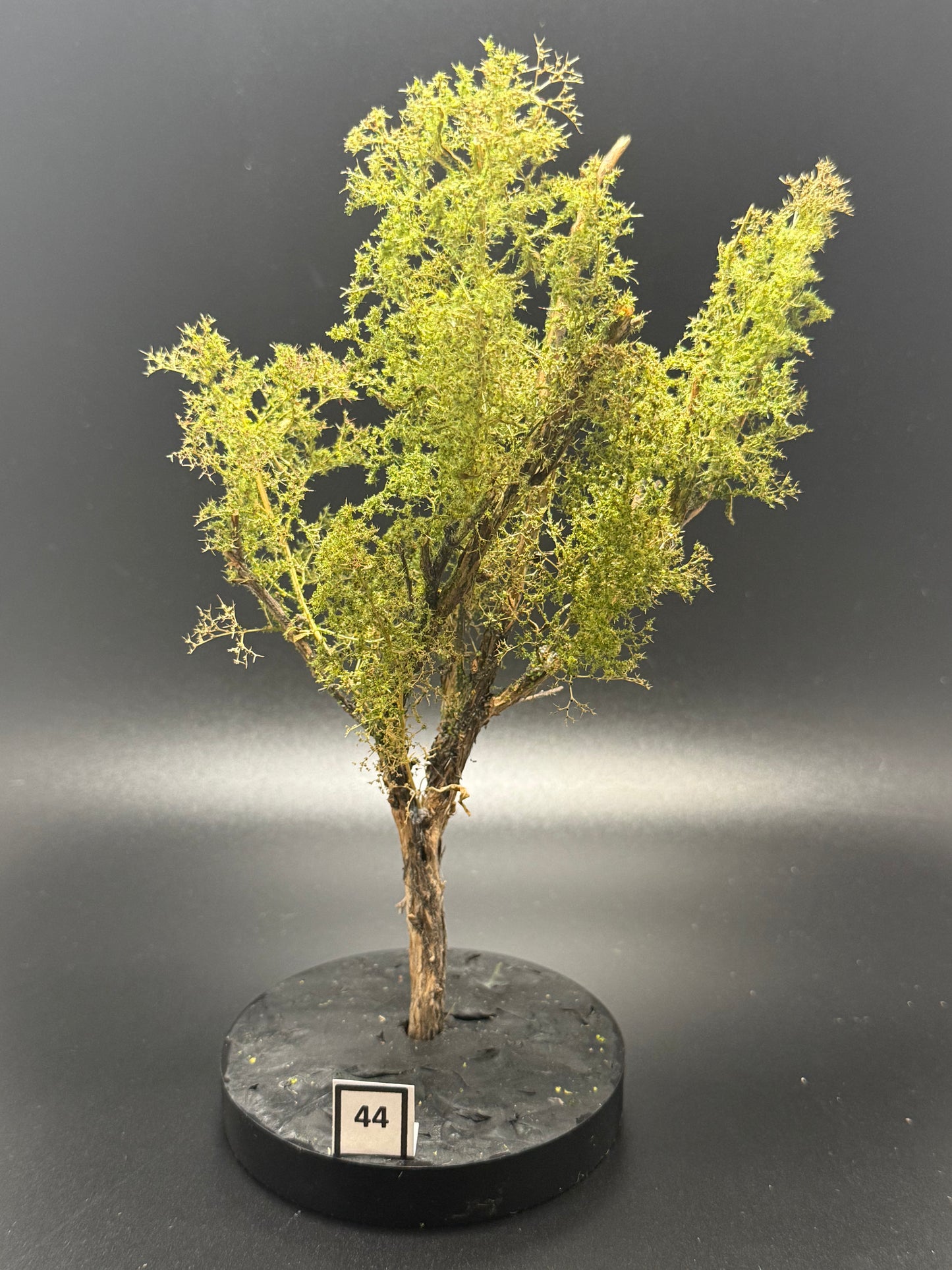 HO/N SCALE Realistic Green Tree 8" #44